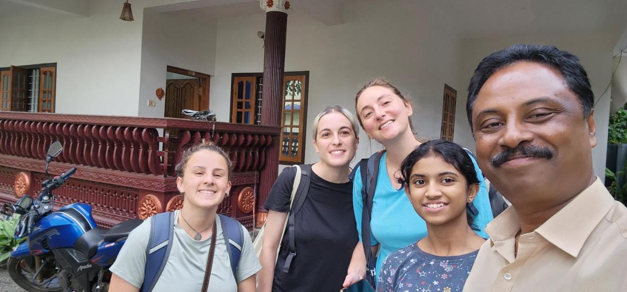 Pkn Homestay Kumily Thekkady Kültér fotó